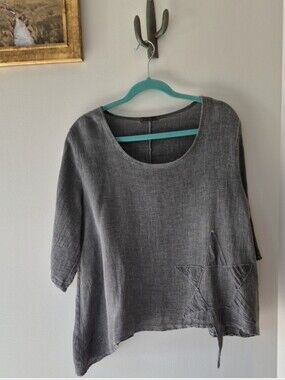 Relaxed Gray Star-Embroidered Linen Tunic Top